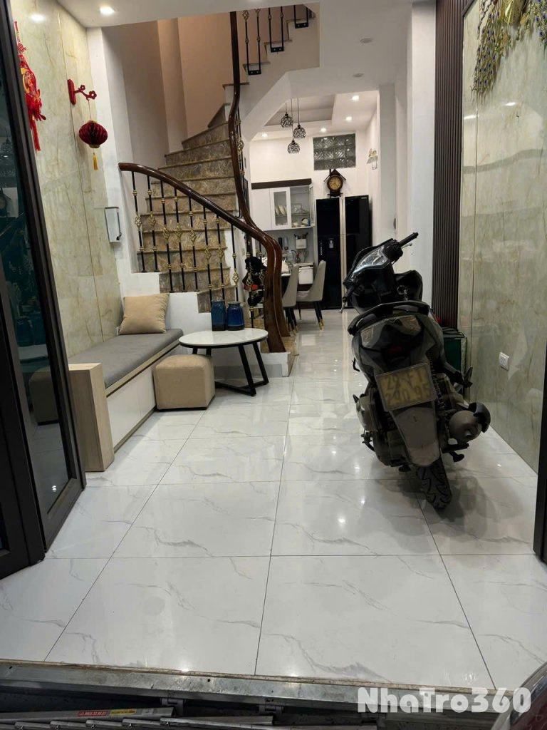 "Cho thuê nhà nguyên căn 4 tầng tại ngõ 280 Lạc Long Quân, Bưởi, Tây Hồ