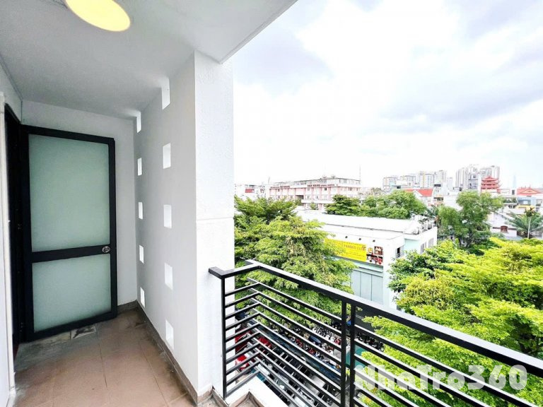 Căn hộ 2PN full nội thất cửa sổ Quận 10