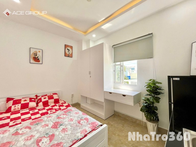 Khai trương căn hộ ngay trung tâm quận 1, phòng tắm sang xịn mịn, cửa sổ đón nắng sáng sủa