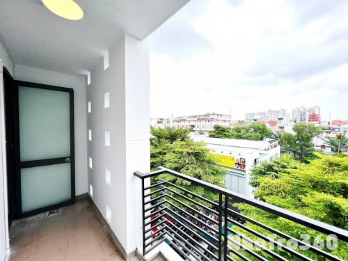 Căn hộ 2PN full nội thất cửa sổ Quận 10