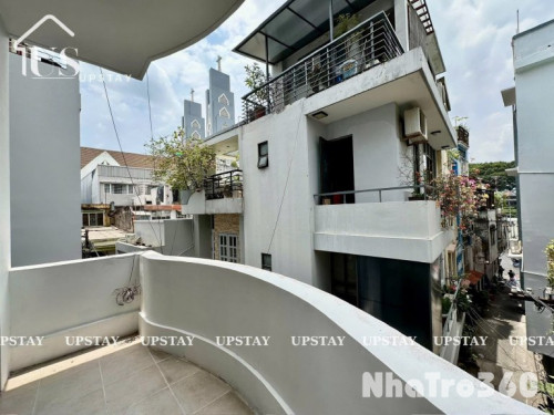 Cho thuê căn hộ ban công, Q10 || đường Lý Thái Tổ || gần Vạn Hạnh Mall, Chợ Hồ Thị Kỷ, Đại học Kinh Tế