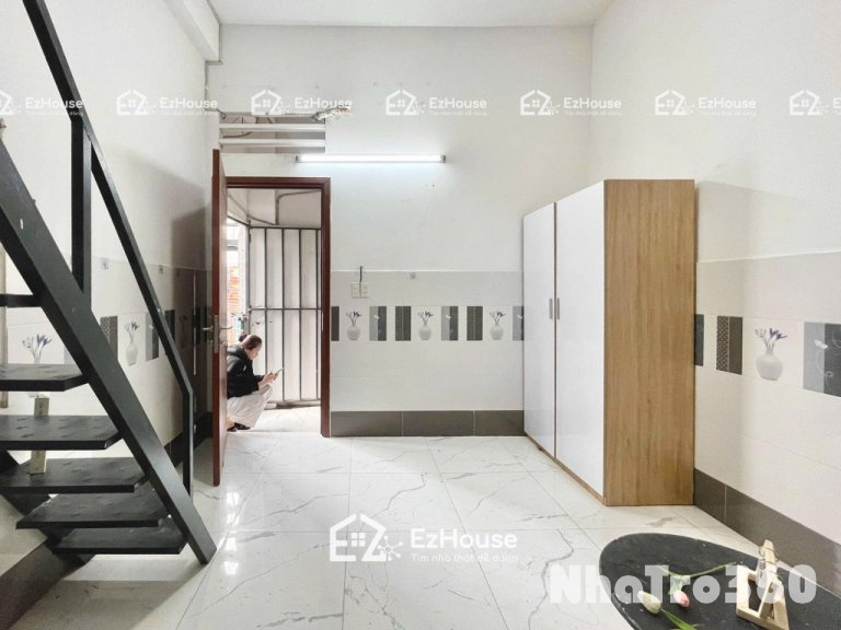 Phòng full nội thất, gác rộng, cửa sổ, tự do