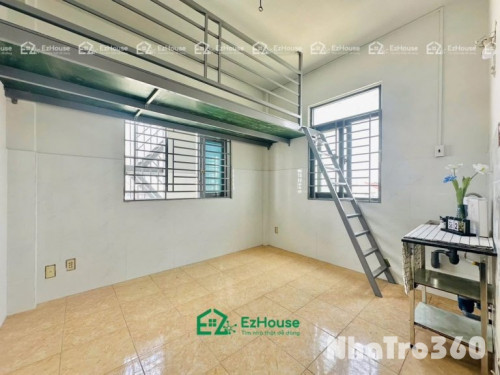 Phòng thoáng mát, không nội thất, quận 6