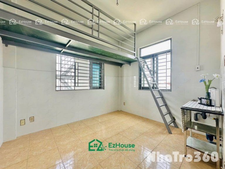 Phòng thoáng mát, không nội thất, quận 6