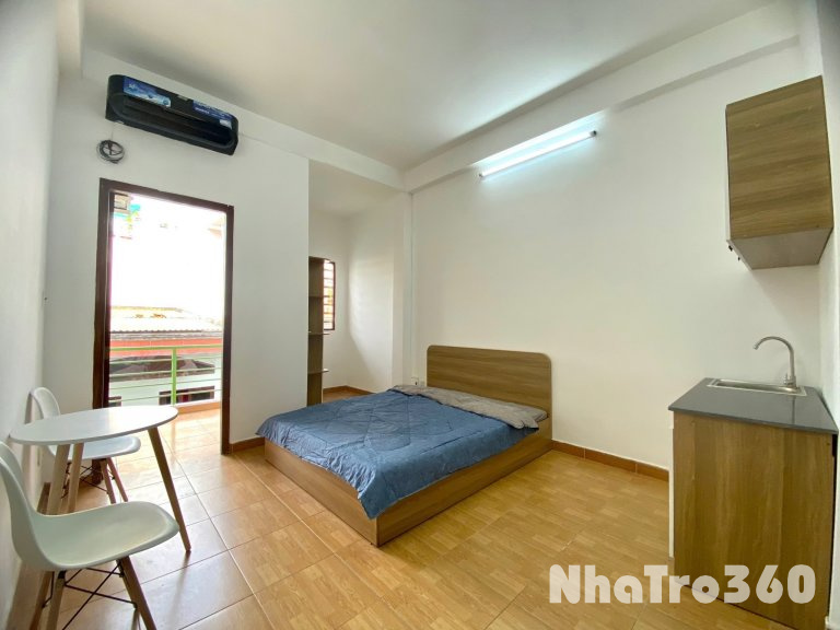 CĂN HỘ BAN CÔNG FULL NỘI THẤT QUẬN 10 GẦN CẦU VƯỢT 3 THÁNG 2