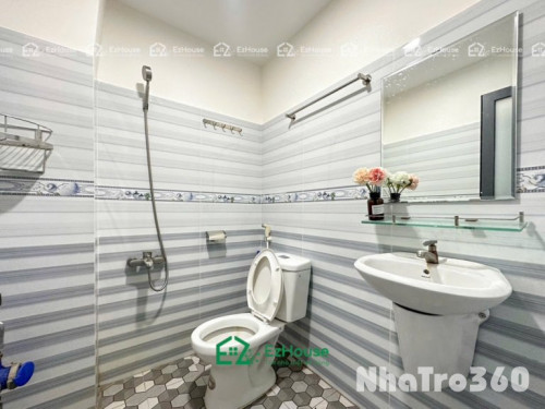 Ngay ngã tư 4 xã, tách bếp, Full nội thất