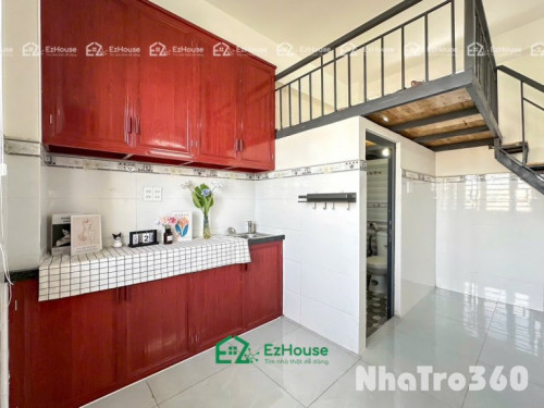 Ban công, có gác, ngay ngã tư 4 xã, Full nội thất