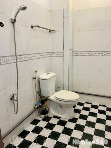 Cho thuê căn hộ 1 Phỏng ngủ Ban công Q10 gần chợ Bàn Cờ, vòng xoay Dân Chủ