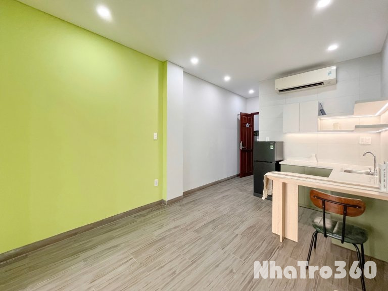 Cho thuê căn hộ ban công, Q10 || đường Lý Thường Kiệt || gần Sân Vận Động Phú Thọ, ĐH Bách Khoa, Coopmart