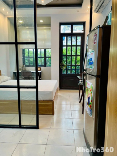 Cho thuê căn hộ 1 Phỏng ngủ Ban công Q10 gần chợ Bàn Cờ, vòng xoay Dân Chủ