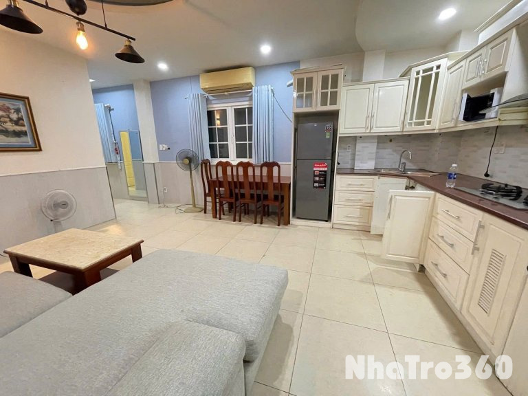 Cho thuê căn hộ 2PN, Q4 || đường Bến Vân Đồn || gần Đại Học Luật, chợ Xóm Chiếu, cầu Ông Lãnh