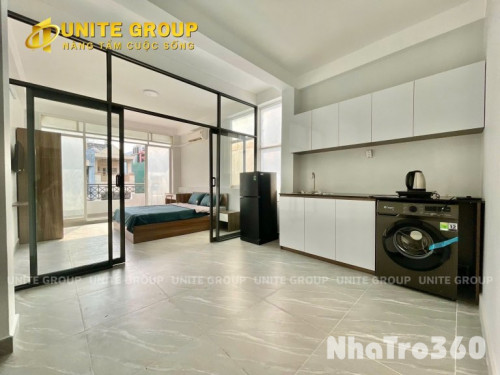 PHÒNG TÁCH BẾP CAO CẤP BAN CÔNG THOÁNG MÁT NGAY TRUNG TÂM QUẬN 1