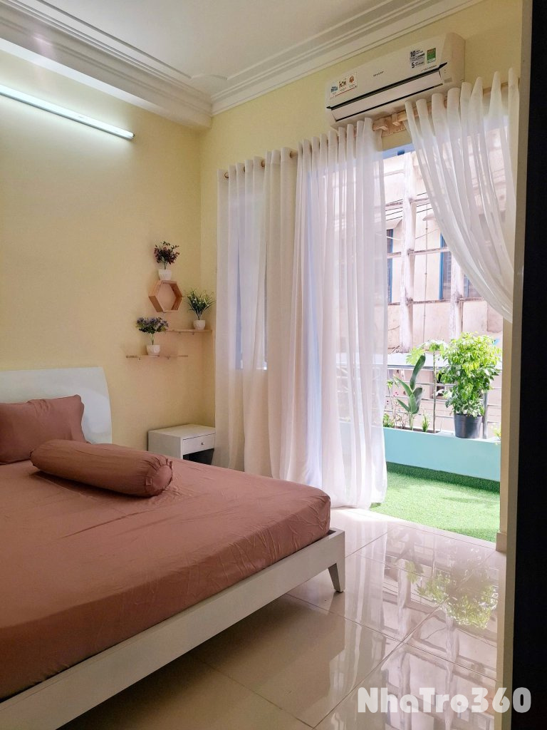 CĂN HỘ BAN CÔNG TÁCH BẾP QUẬN 1 GẦN NGÃ SÁU CỘNG HOÀ