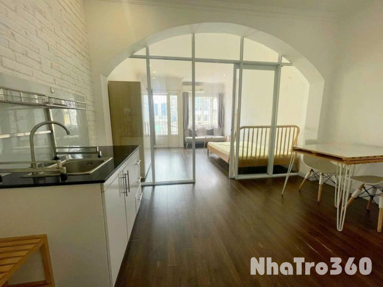 CĂN HỘ CHO THUÊ  1PN BAN CÔNG GẦN TẠI Q4