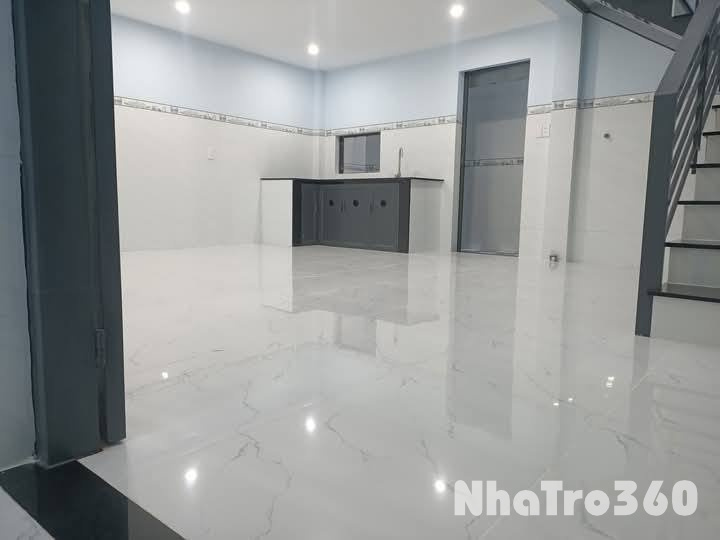 Nhà mới tinh 75m2, sẵn máy lạnh, phòng ngủ rộng gần mặt tiền, Uỷ Ban, Trường Học