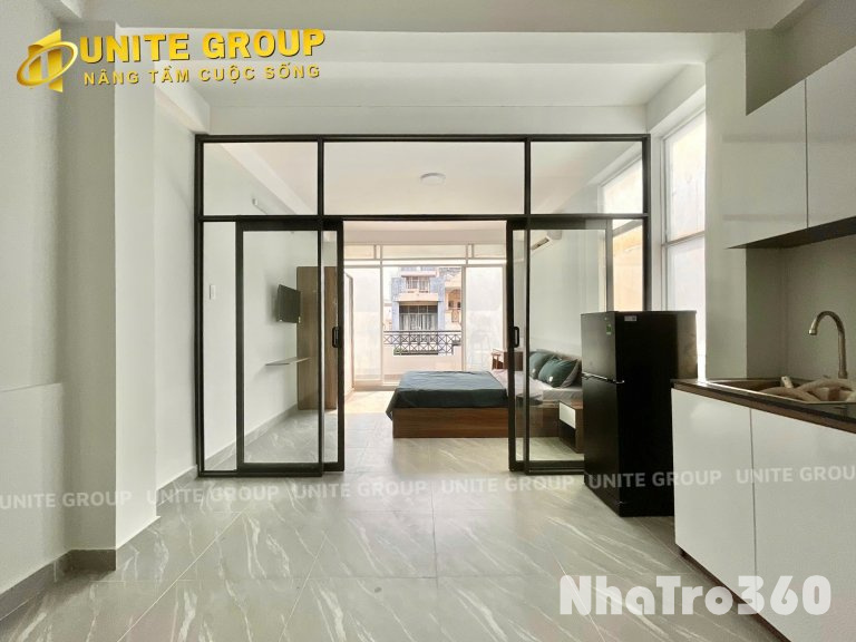 PHÒNG TÁCH BẾP CAO CẤP BAN CÔNG THOÁNG MÁT NGAY TRUNG TÂM QUẬN 1