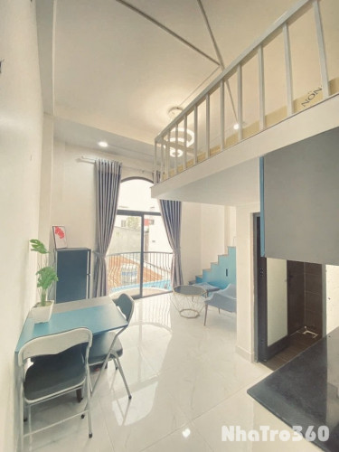 Căn hộ Duplex có ban công vòm đón ánh sáng