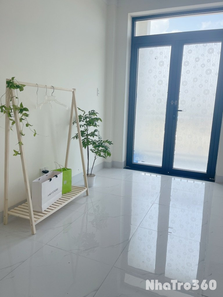 Phòng 30m2 lầu 1 có ban công