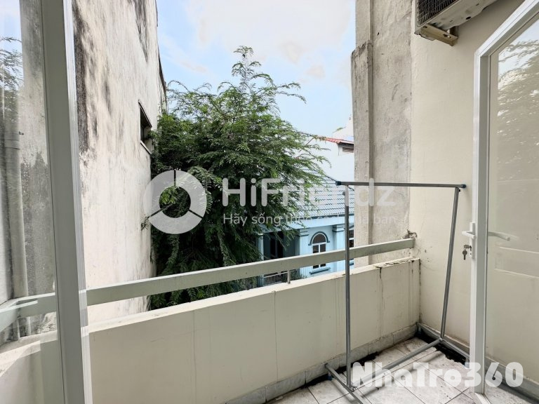 Cho thuê căn hộ Studio Ban công, tách bếp Q1 gần công an Thành Phố, cầu Nguyễn Văn Cừ