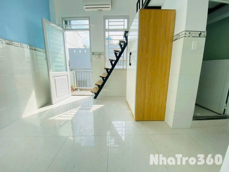 Phòng Duplex mới tinh có ban công lấy ánh sáng