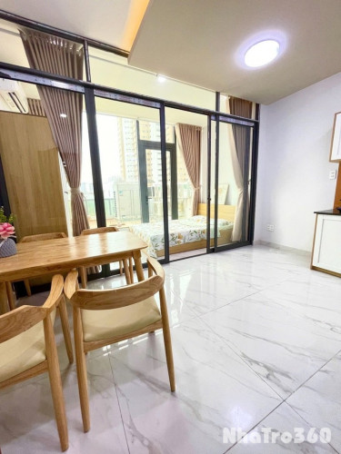 Căn hộ view 2mặt kính, ban công rộng như penthouse