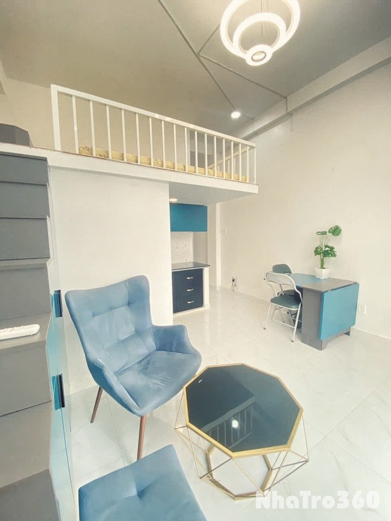 Căn hộ Duplex có ban công vòm đón ánh sáng