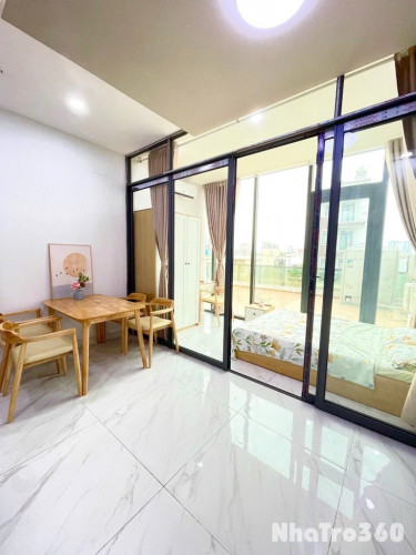 Căn hộ view 2mặt kính, ban công rộng như penthouse