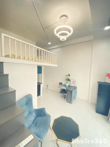 Căn hộ Duplex có ban công vòm đón ánh sáng