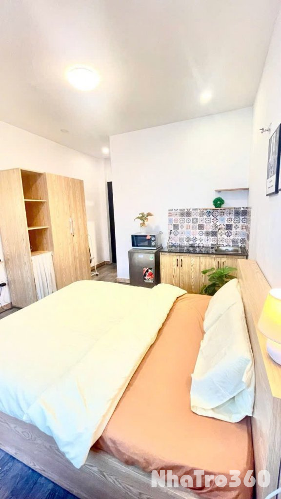 PHÒNG STUDIO CAO CẤP BAN CÔNG THOÁNG MÁT NGAY TRUNG TÂM QUẬN 1