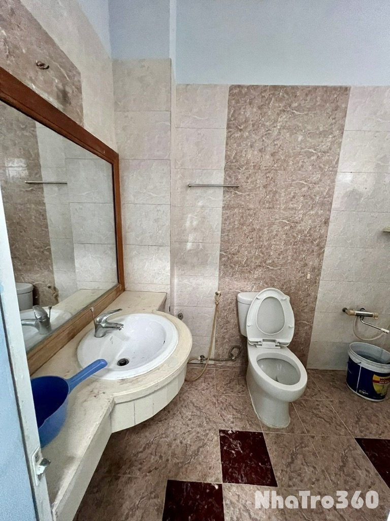 Thuê nhà nguyên căn Nguyễn Văn Công