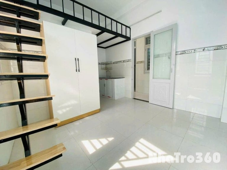 Phòng Duplex mới tinh có ban công lấy ánh sáng