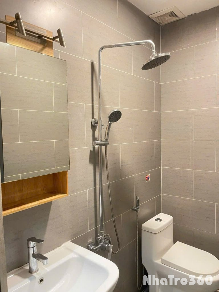 PHÒNG STUDIO CAO CẤP BAN CÔNG THOÁNG MÁT NGAY TRUNG TÂM QUẬN 1