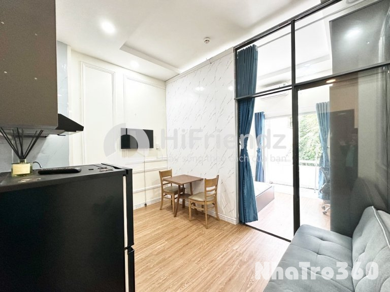 Cho thuê căn hộ Studio Ban công, tách bếp Q1 gần công an Thành Phố, cầu Nguyễn Văn Cừ
