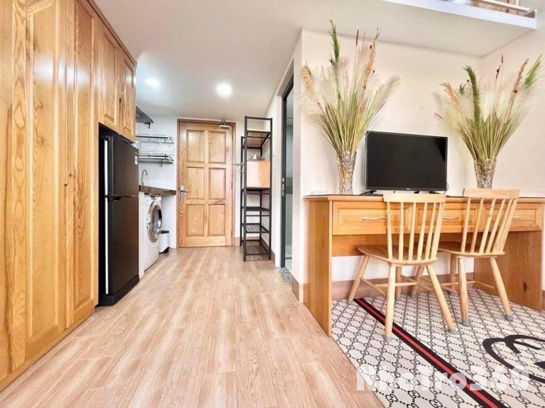 DUPLEX CAO CẤP BAN CÔNG THOÁNG MÁT NGAY TRUNG TÂM QUẬN 10