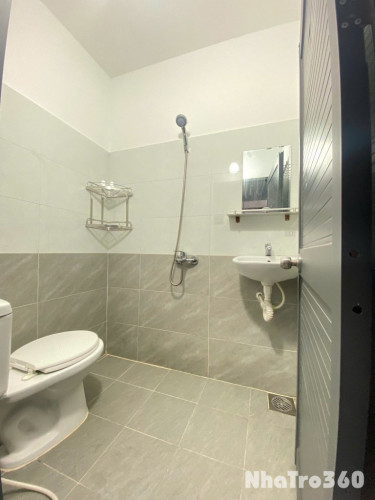 Duplex gác cao, rộng rãi full nội thất ngay Etown Cộng Hòa, chợ Hoàng Hoa Thám quận Tân Bình