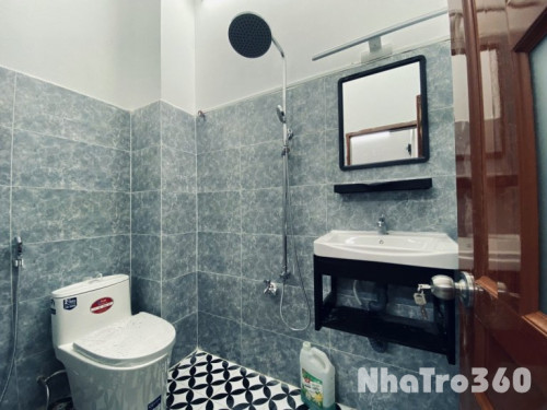 Cho thuê studio 35m2 tách bếp có ban công rộng