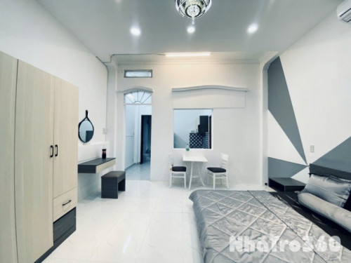 Cho thuê studio 35m2 tách bếp có ban công rộng