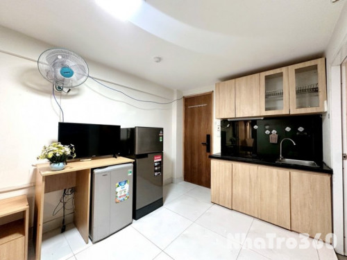 Căn hộ 2PN nằm ngay trên CỘNG HOÀ