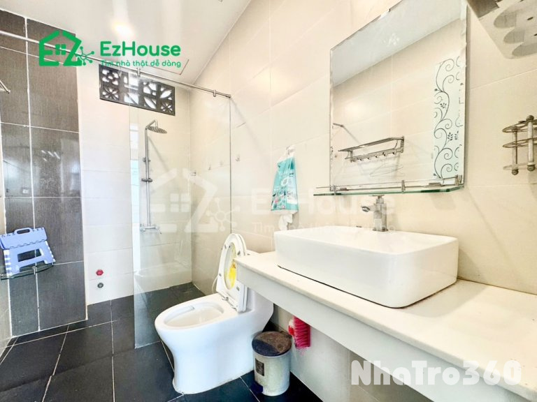 Full nội thất, ban công, sang trọng, mặt tiền q6