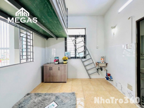 Phong mới, thang máy, cửa sổ trời, tự do