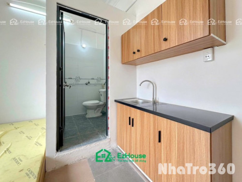 Nội thất cơ bản, ban công lớn, tự do