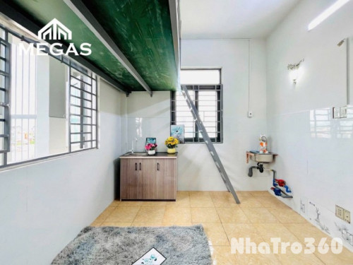 Phong mới, thang máy, cửa sổ trời, tự do