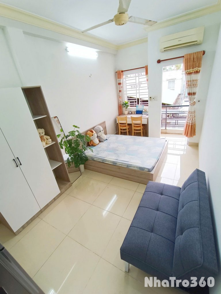 Trống sẵn căn hộ studio ban công thoáng mát ngay trung tâm quận 3
