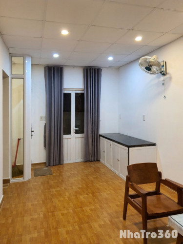 CĂN HỘ BAN CÔNG FULL NỘI THẤT QUẬN 3