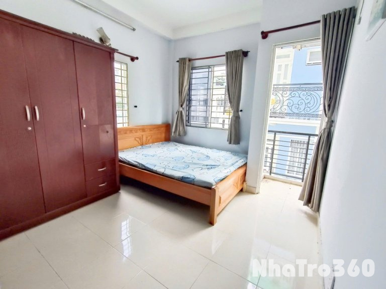 Căn Hộ Ban Công, giá rẻ quận 1, gần chợ Bến thành