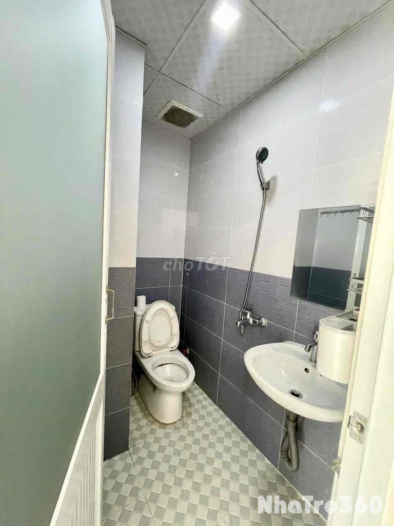 Cho thuê studio full nội thất cửa sổ lớn ngay khu K300 giá sinh viên