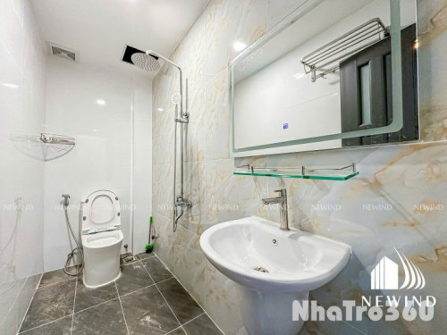 CĂN HỘ STUDIO BAN CÔNG VỪA HOÀN THÀNH TẠI Q4  Địa chỉ 🏡  Đường số 16 quận 4   》Thuận tiện di chuyển đến quận 10, 1, 5  ————————                                   - Thiết kế với tone màu trắng làm chủ đạo vô cùng sang trọng  -  Diện tích phòng 40m2 vô cùng