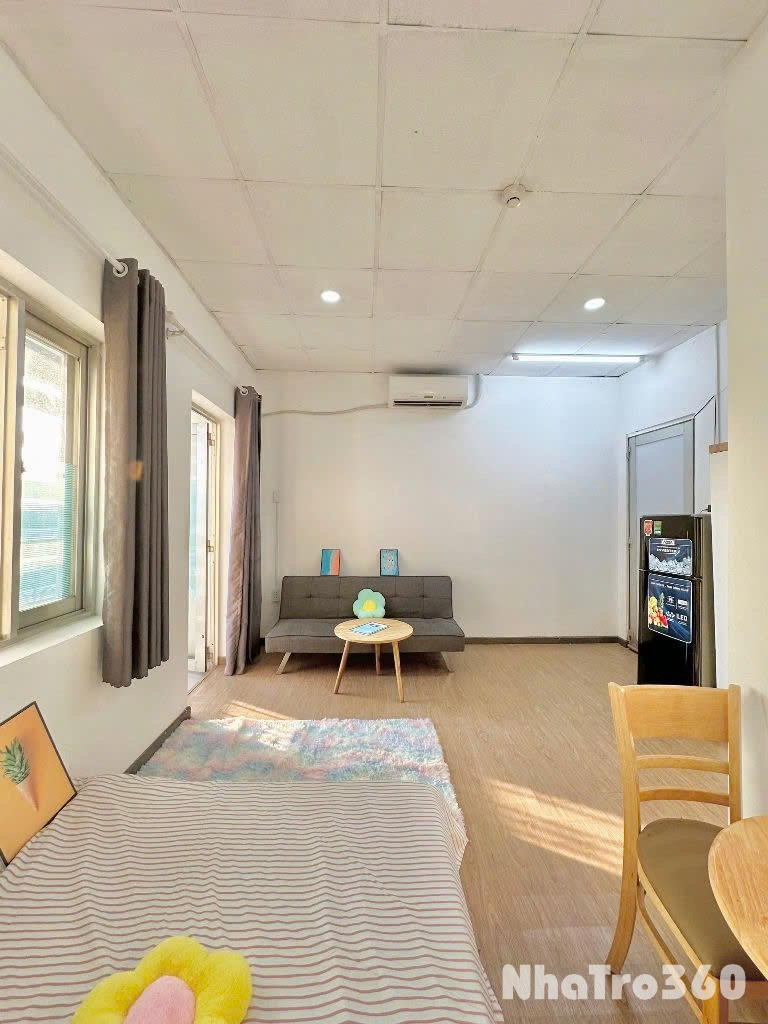 STUDIO BAN CÔNG FULL NT NGAY ETOWN TÂN BÌNH