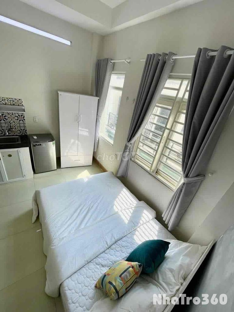 Cho thuê studio full nội thất cửa sổ lớn ngay khu K300 giá sinh viên