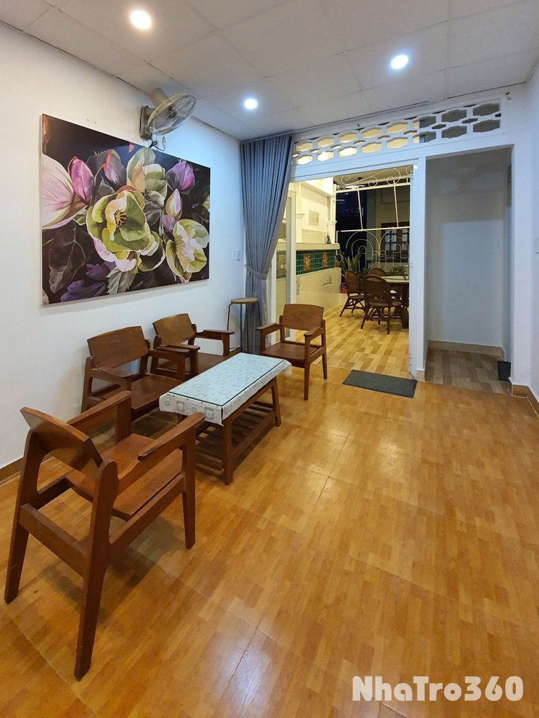 Cho thuê căn phòng Quận 3,Full nội thất 2PN bancon